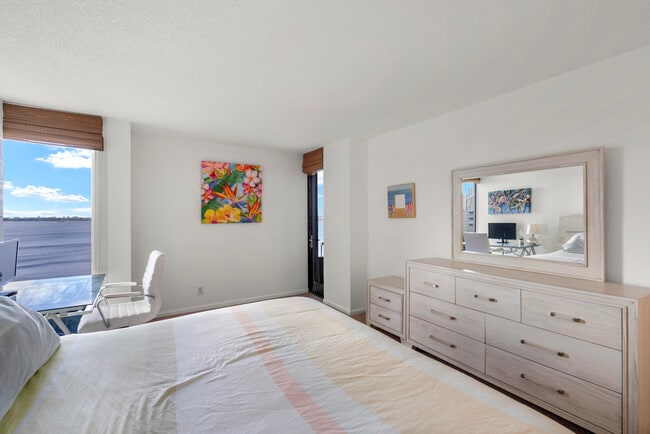 Building Photo - 5550 N Ocean Dr