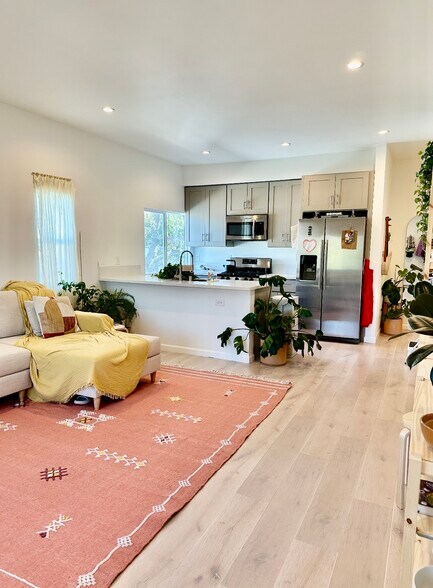 Building Photo - 5234 W 20th St