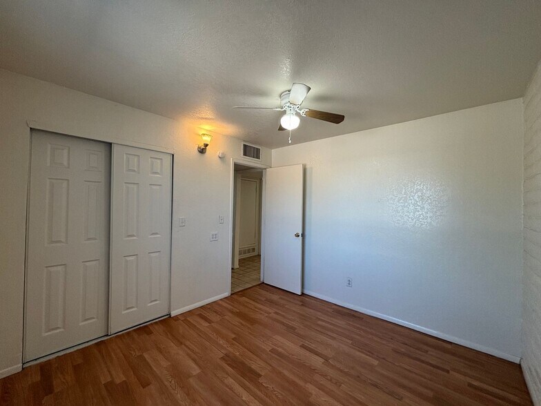 Building Photo - 673 W 41st St