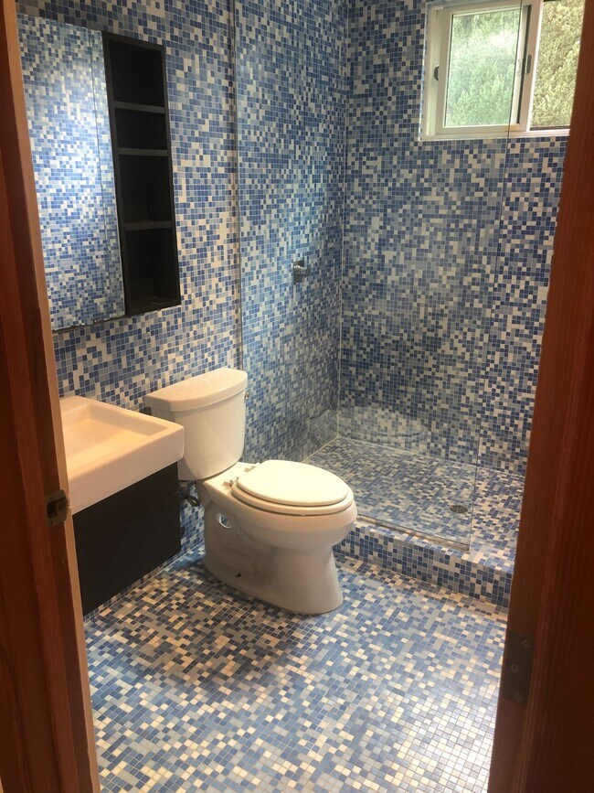 Building Photo - 128 S Carson Rd