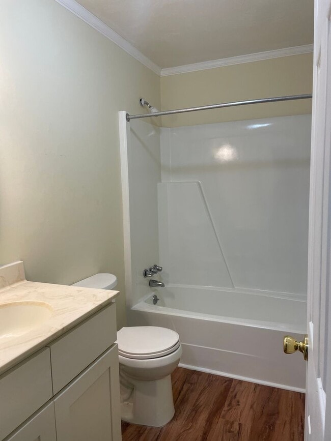 Building Photo - 308 Briarwood Ln