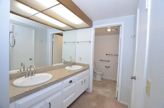 Building Photo - 2Bd/2Ba Coronado Cays on the channel, Boat...