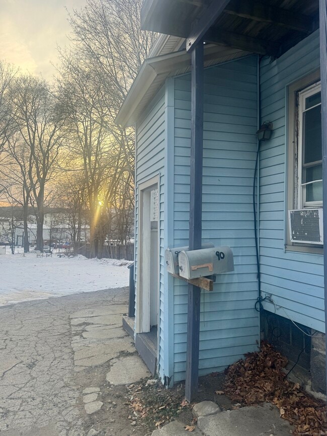 Building Photo - 90 E Elm St