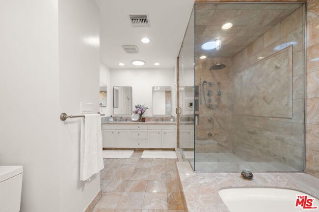 Building Photo - 9023 Alto Cedro Dr