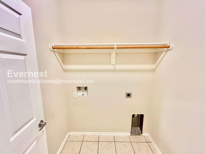 Building Photo - 10009 Bull Run