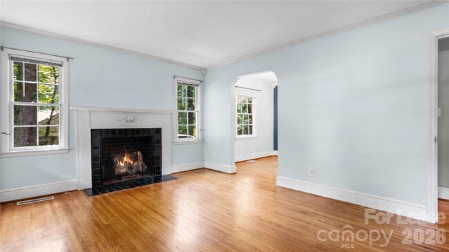 Building Photo - 2126 Arnold Dr