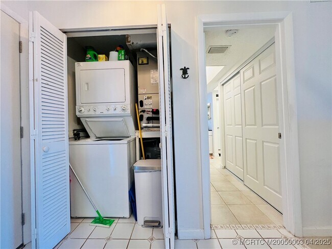 Building Photo - 2400 S Ocean Dr