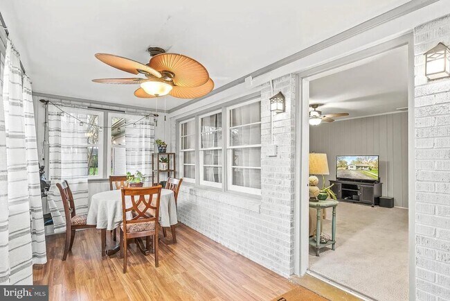 Building Photo - 8413 Rosemont Cir
