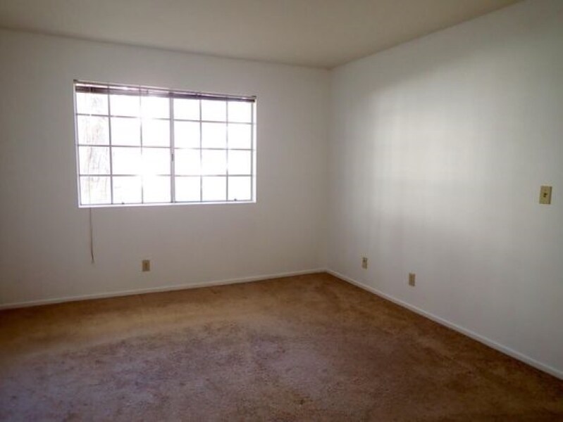 ROOM 1 - 4240 Lost Hills Rd