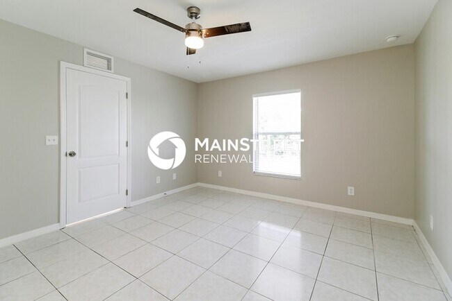 Building Photo - 3 Bedroom Pet-Friendly Home in LEHIGH ACRES, FL with Main Street Renewal
