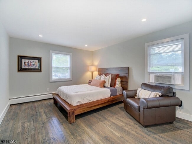 Building Photo - 43 Conforti Ave