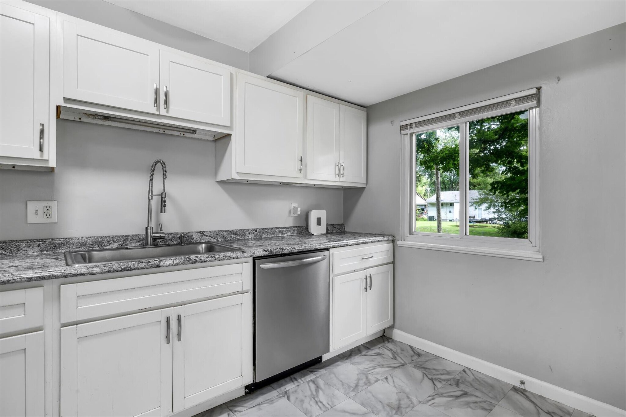 Building Photo - 765 Daniel Boone dr