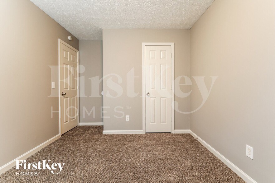 Building Photo - 3985 Fallbrook Dr NW