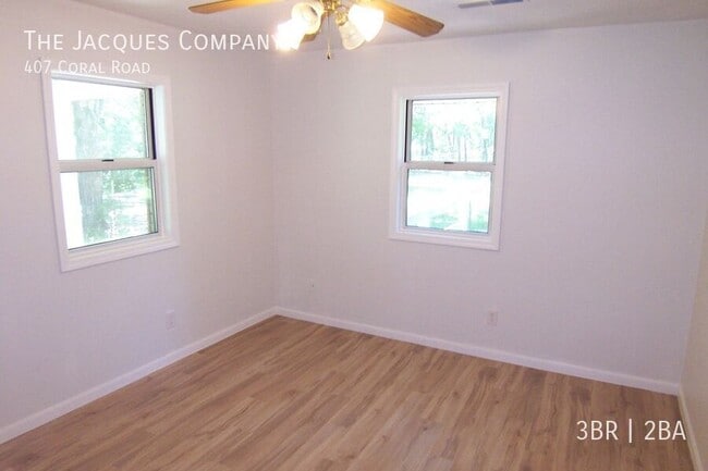 Building Photo - 407 Coral Rd