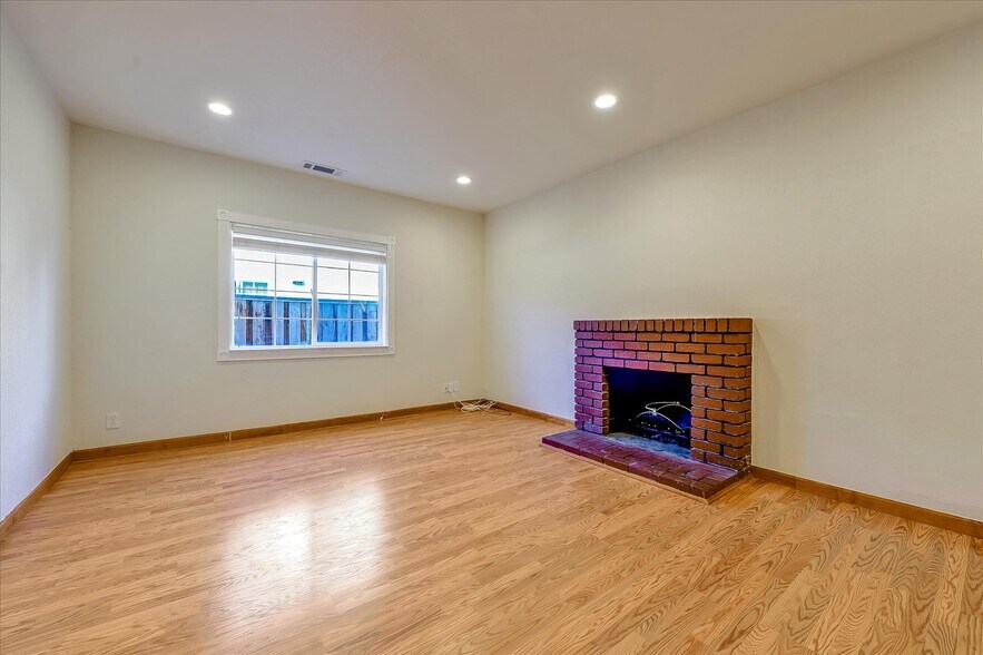 Building Photo - 2651 Poplarwood Way