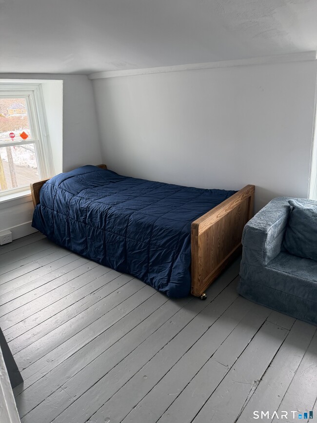 Building Photo - 246 Ledyard St