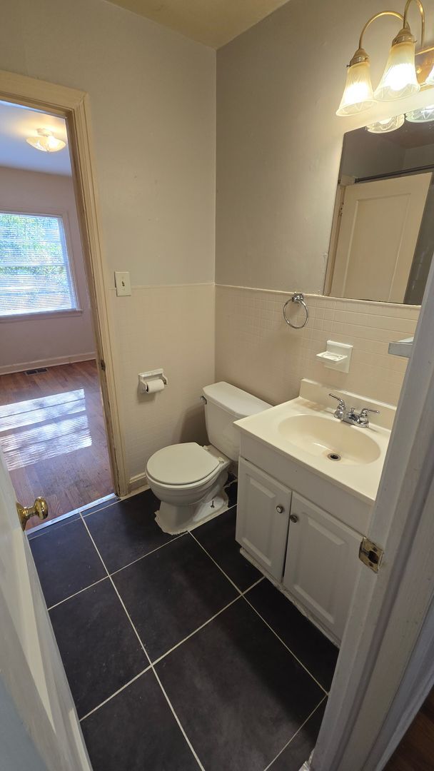 Building Photo - Forest Acres