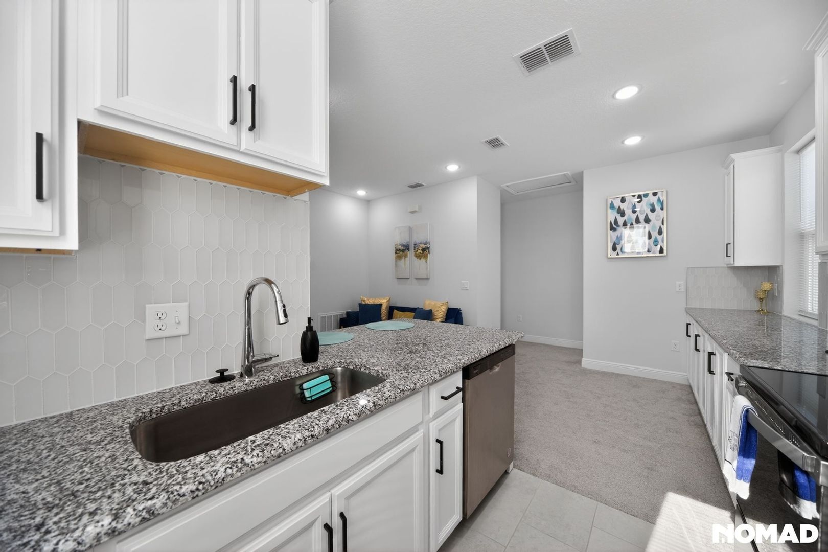 Building Photo - 10322 Marconi Ave