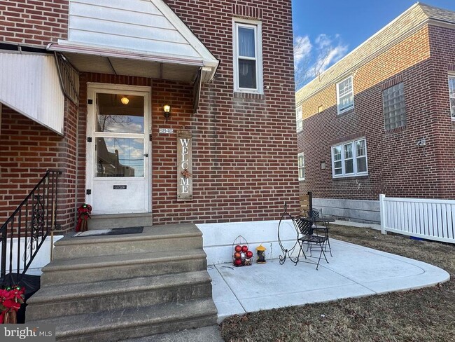 Building Photo - 6846 Oxford Ave