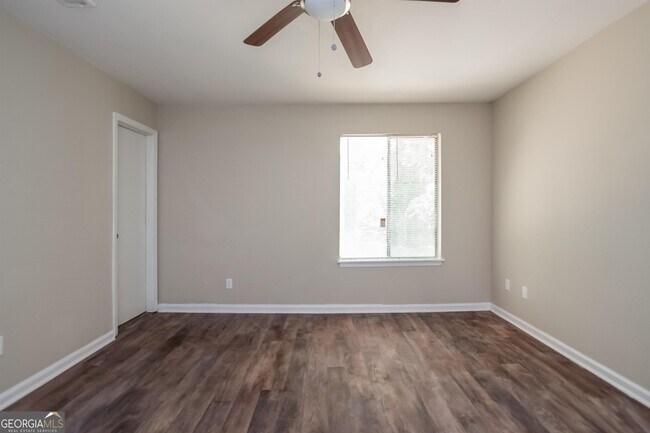 Building Photo - 170 Peachtree Dr