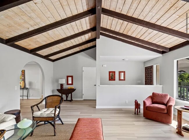 Building Photo - Available for rent