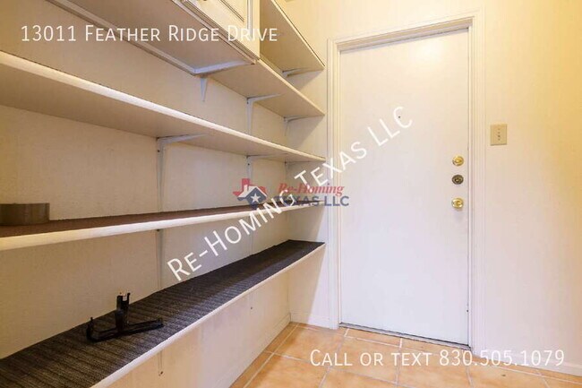 Building Photo - 13011 Feather Ridge Dr