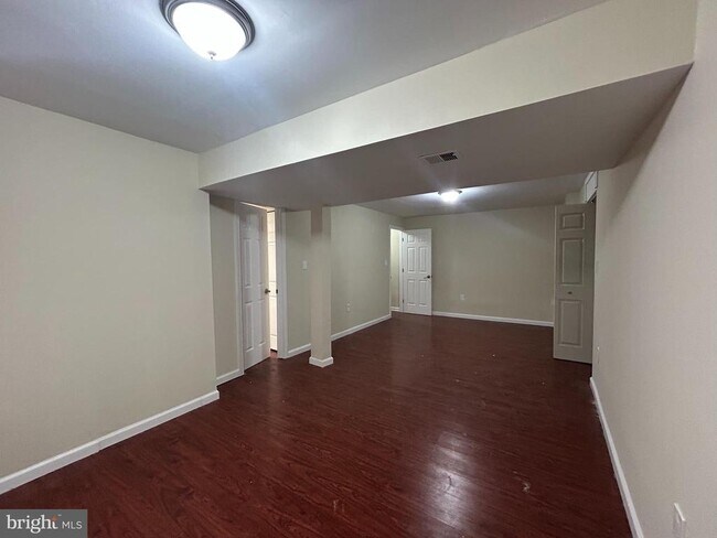 Building Photo - 2807 Falling Brook Terrace