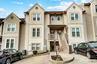 Building Photo - 955 Auburnview Dr