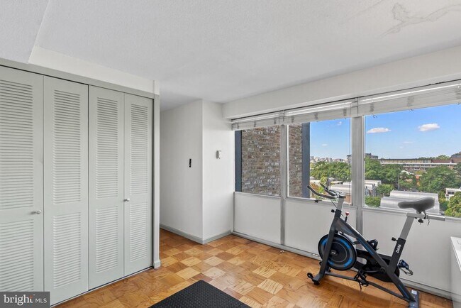 Building Photo - 1301 Delaware Ave SW