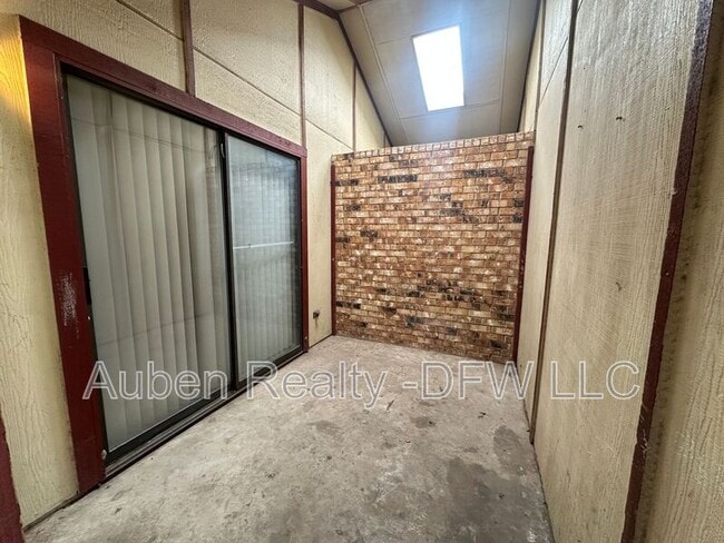 Building Photo - 1021 Vera Ct