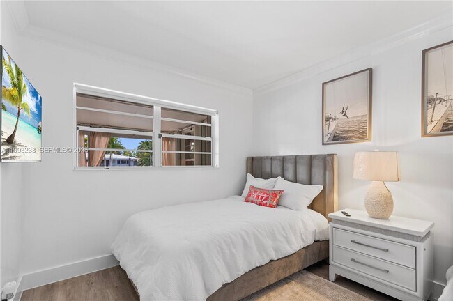 Building Photo - 2207 NE 16th Ave