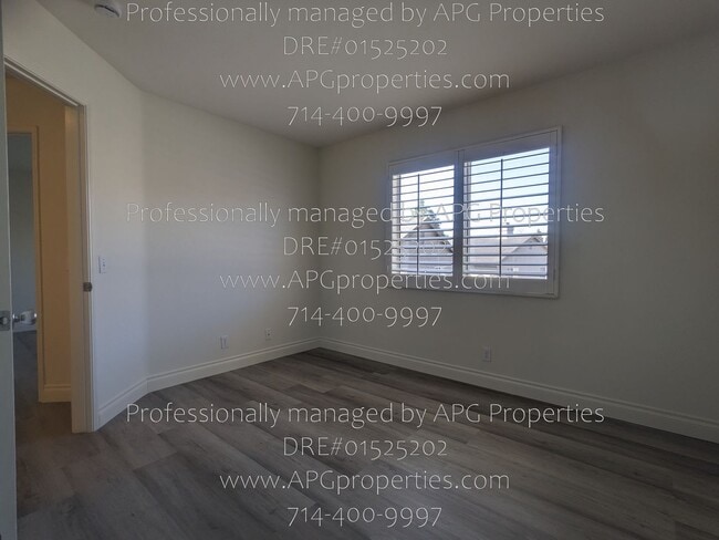 Building Photo - 3519 E Balmoral Dr