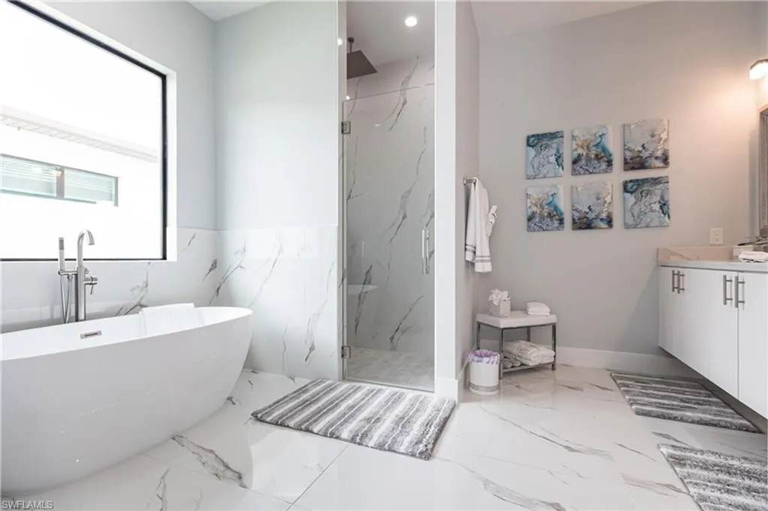 Building Photo - 656 108th Ave N