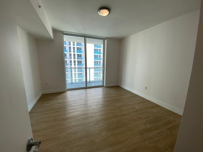 Building Photo - 253 NE 2nd St