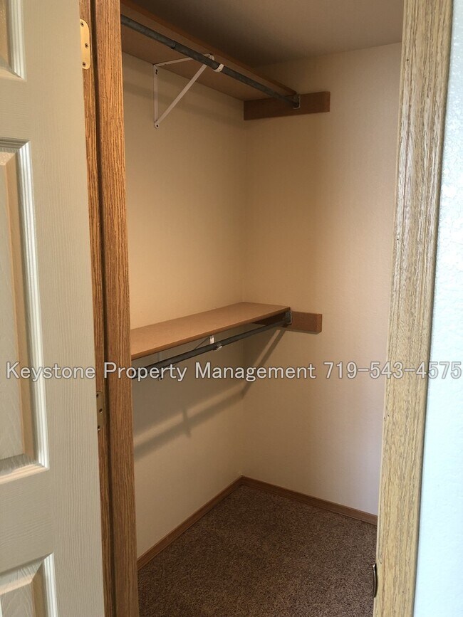 Building Photo - 377 - 379 W. Buttercup Way