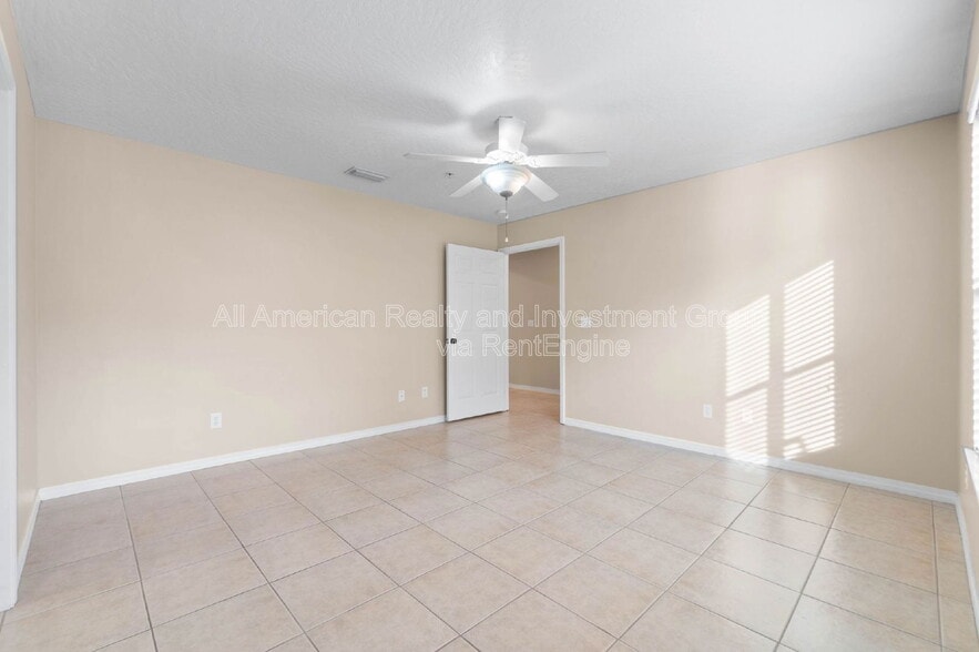 Building Photo - 12 Roserita Pl