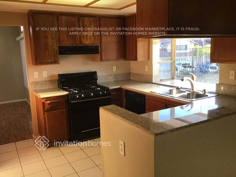 Building Photo - 22579 Naranja St