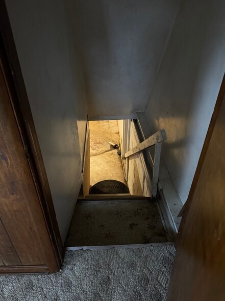 Building Photo - 2121 Cherry Ave