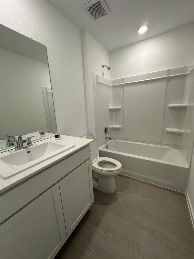 Building Photo - 939 Pertuso Ln