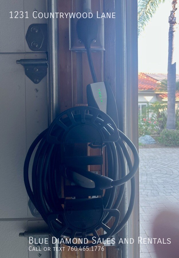 Building Photo - 1231 Countrywood Ln