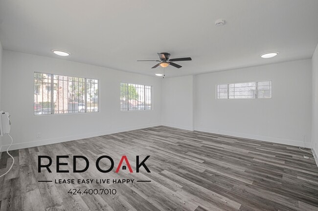 Building Photo - 1415-1425 N Hobart Blvd