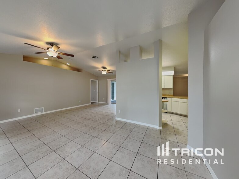 Building Photo - 99 Sandhurst Dr