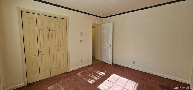 Building Photo - 323 Cushetunk Dr