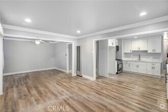 Building Photo - 509 La Seda Rd