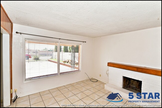 Building Photo - 7817 Caliche Dr