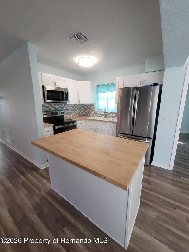 Building Photo - 513 Hollyhock Ln