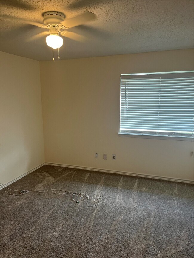 Building Photo - 4250 Bridledon Ln