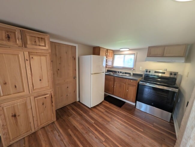 Building Photo - Adorable ADU w/ Fenced Yard in the Heart of Port Orchard - Available NOW!