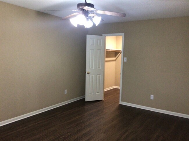 Building Photo - 1022 Yorkshire Hollow Ln