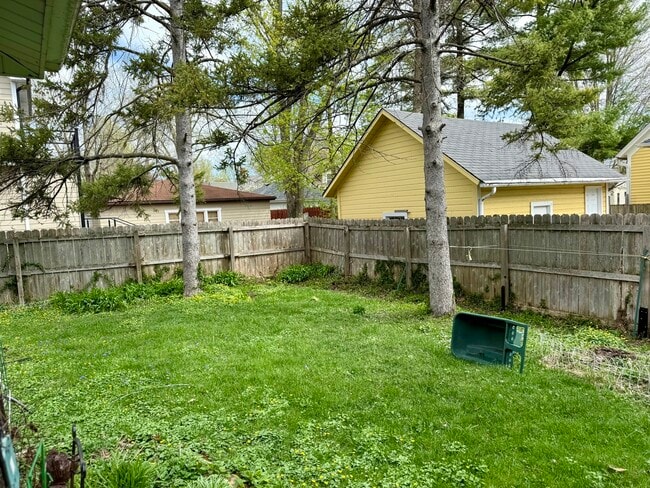 Building Photo - 8 N Harrison St